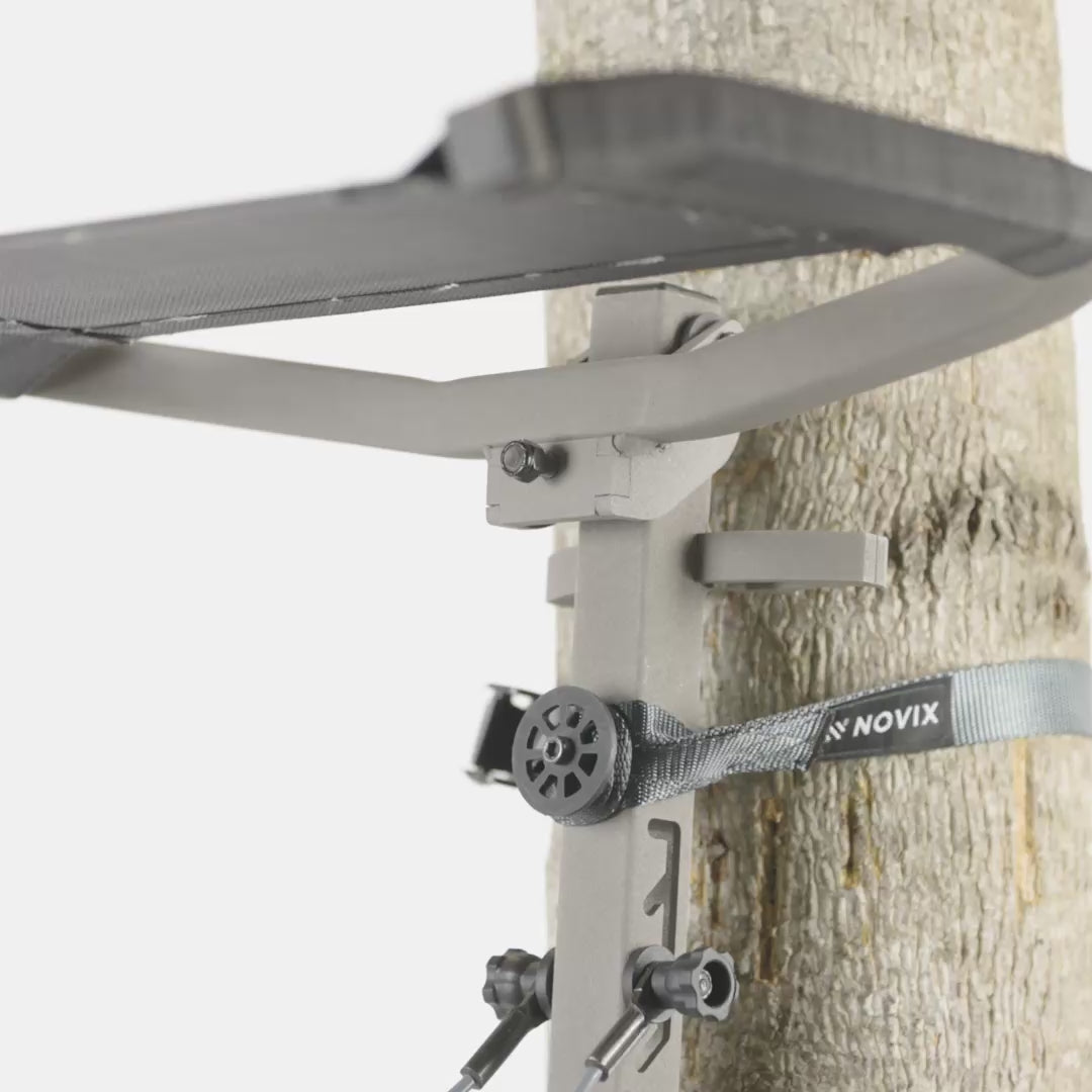 Raider Hang On Treestand – Novix Outdoors